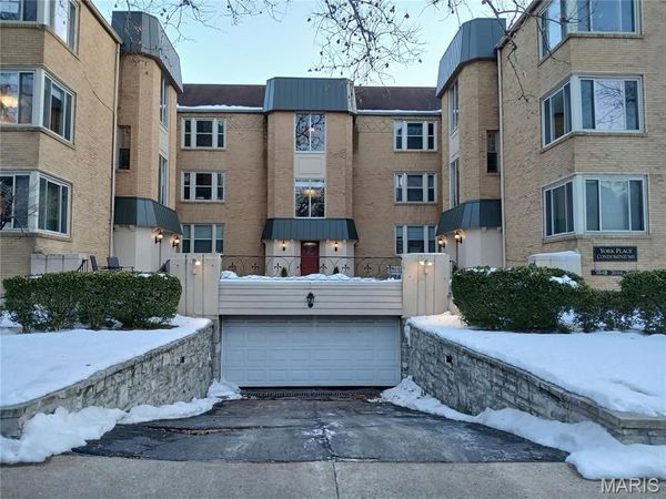 7544 York Drive, Unit B, Clayton, MO 63105