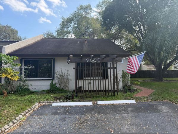 9850 NW 15th Ct, Unit 9850, Pembroke Pines, FL 33024
