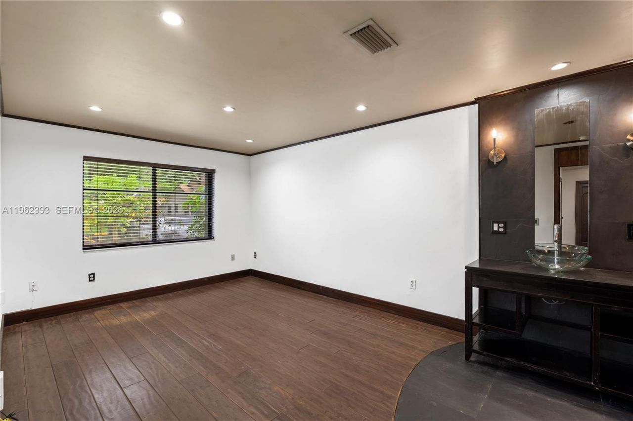 9850 NW 15th Ct, Unit 9850, Pembroke Pines, FL 33024 Photo