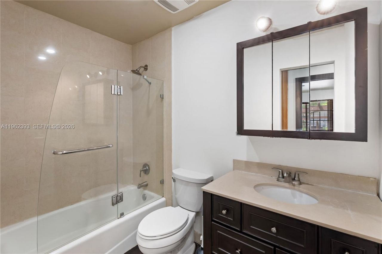 9850 NW 15th Ct, Unit 9850, Pembroke Pines, FL 33024 Photo