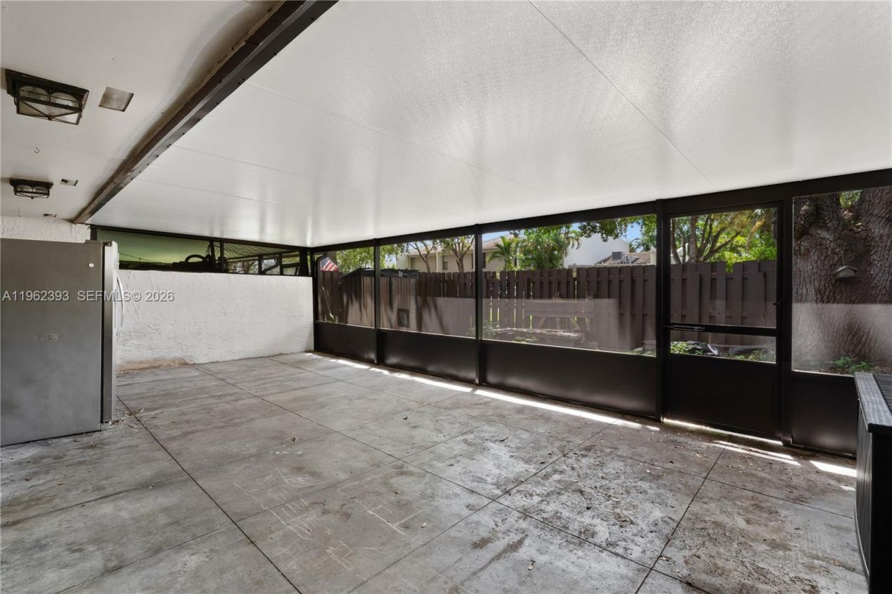 9850 NW 15th Ct, Unit 9850, Pembroke Pines, FL 33024 Photo