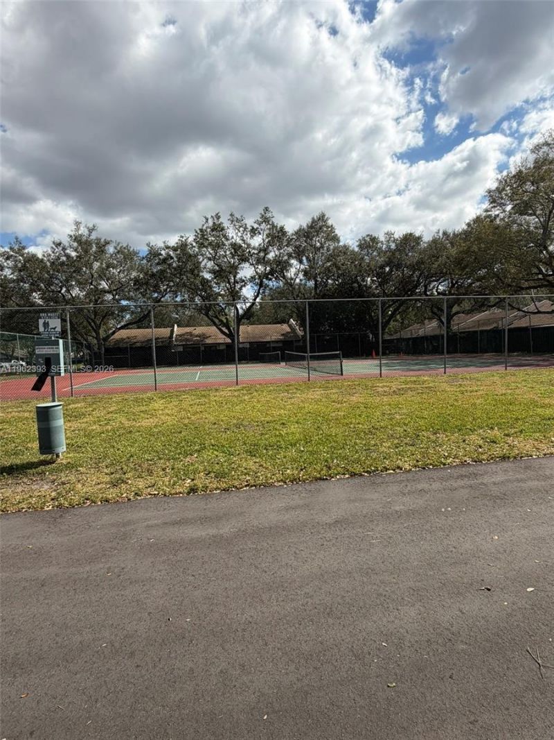 9850 NW 15th Ct, Unit 9850, Pembroke Pines, FL 33024 Photo