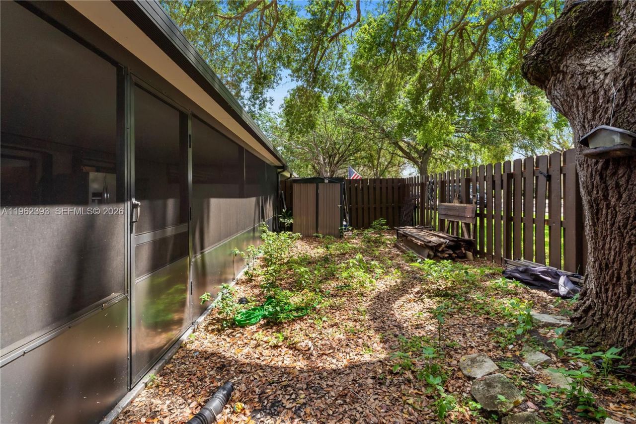 9850 NW 15th Ct, Unit 9850, Pembroke Pines, FL 33024 Photo