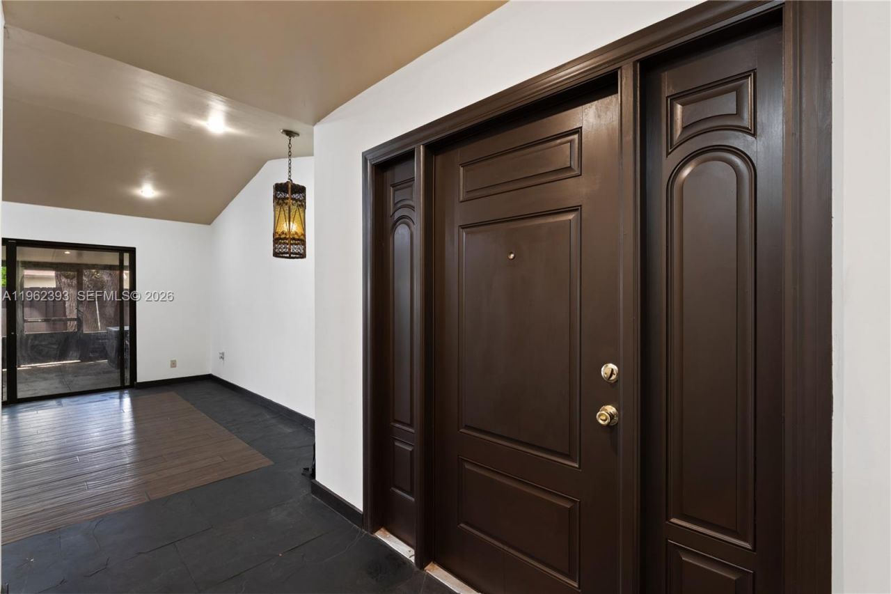 9850 NW 15th Ct, Unit 9850, Pembroke Pines, FL 33024 Photo