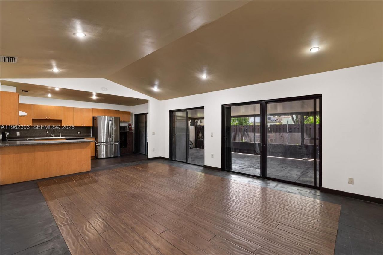 9850 NW 15th Ct, Unit 9850, Pembroke Pines, FL 33024 Photo