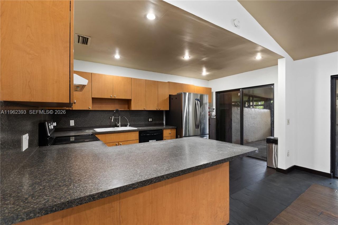 9850 NW 15th Ct, Unit 9850, Pembroke Pines, FL 33024 Photo