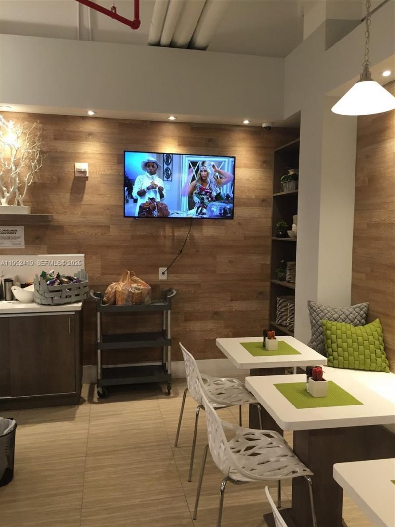 10275 Collins Ave, Unit 1402, Bal Harbour, FL 33154 Photo