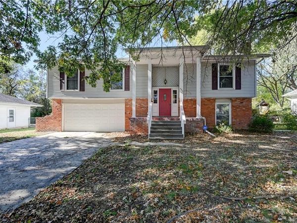 942 Ridge Drive, Warrensburg, MO 64093