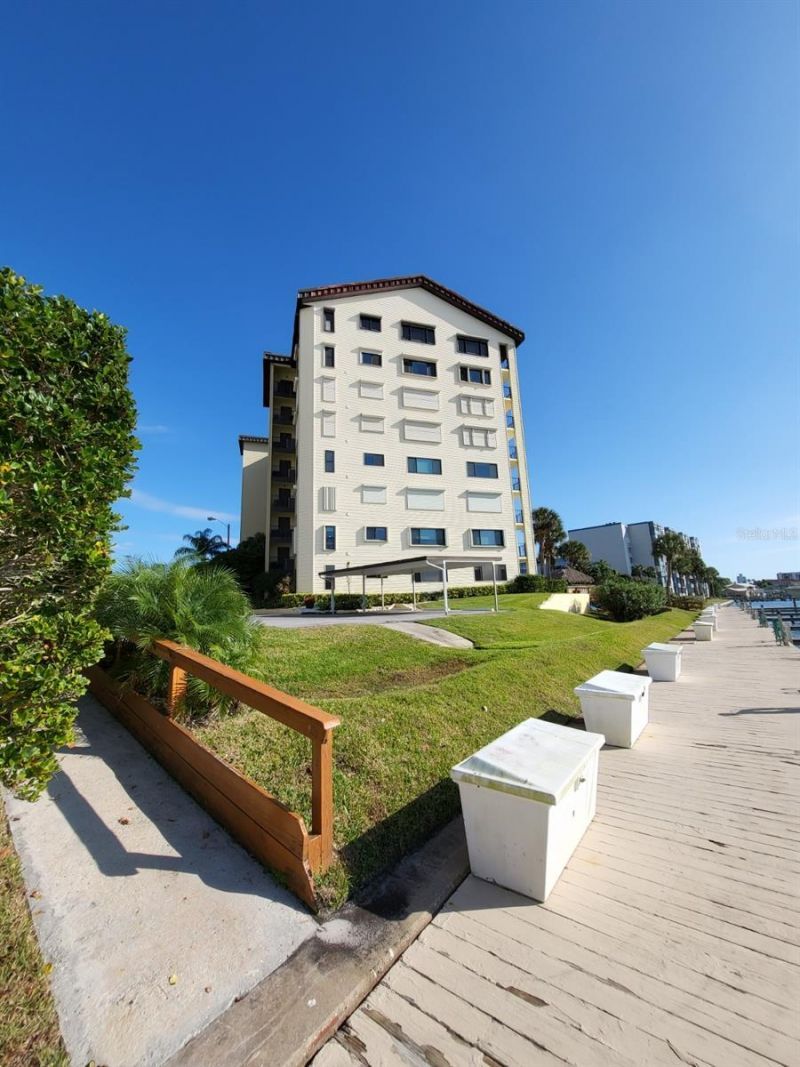 650 Island Way, Unit 408, Clearwater Beach, FL 33767 Photo