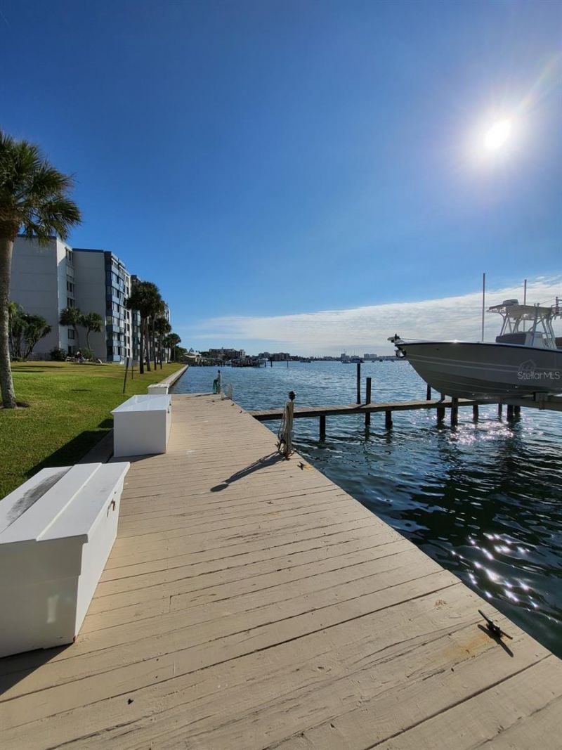 650 Island Way, Unit 408, Clearwater Beach, FL 33767 Photo