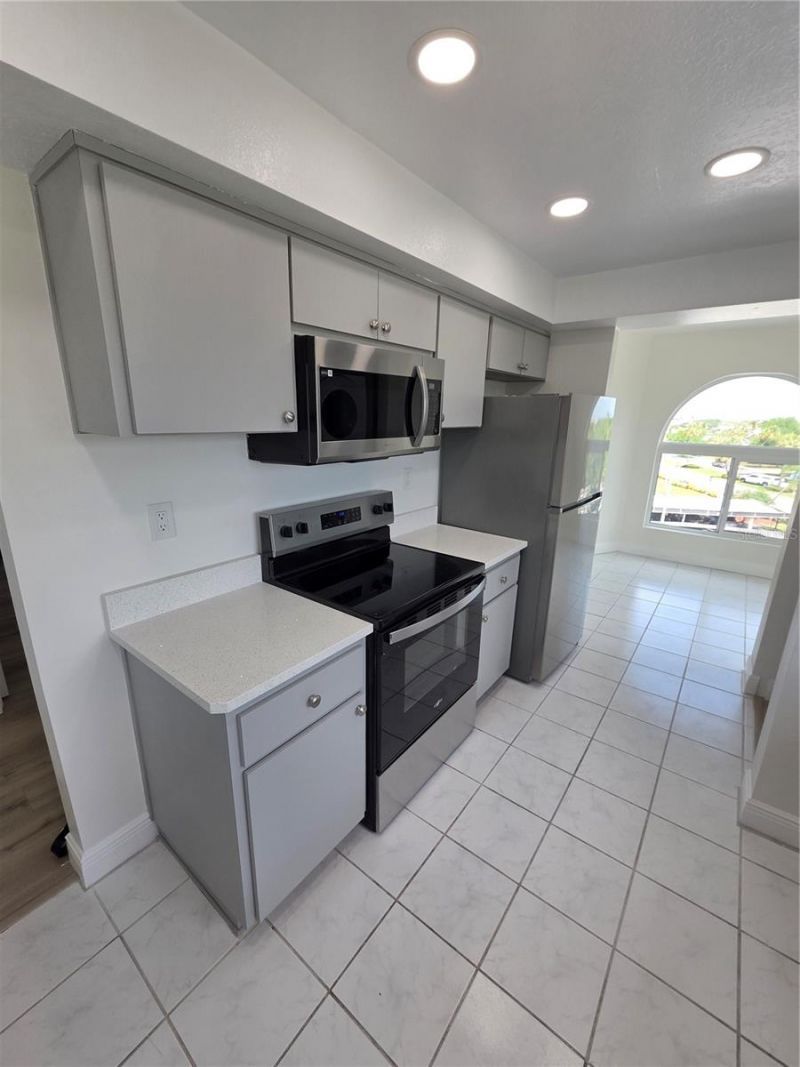 650 Island Way, Unit 408, Clearwater Beach, FL 33767 Photo