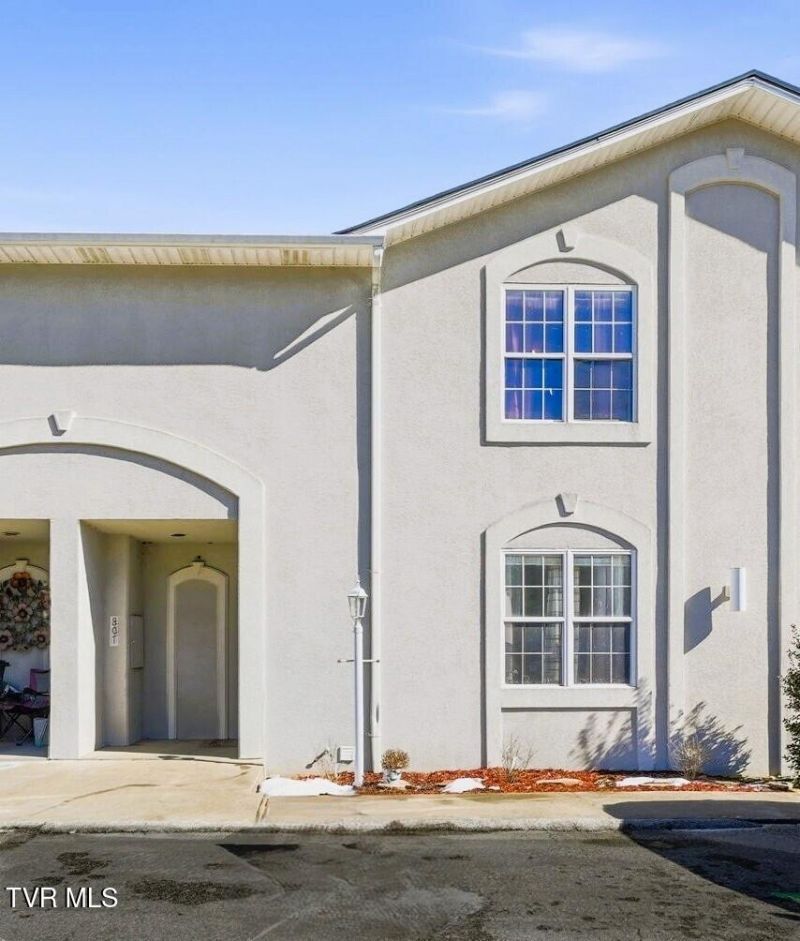 807 Fain Avenue Kingsport, TN 37660