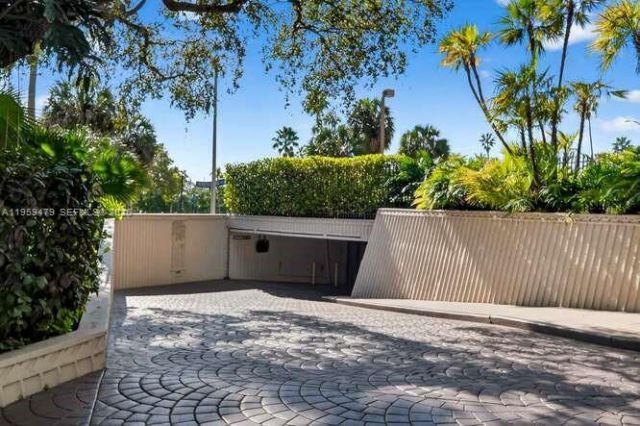 2901 S Bayshore Dr, Unit 17D, Coconut Grove, FL 33133 Photo