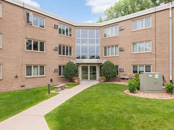 4370 Brookside Court, Unit 106, Edina, MN 55436