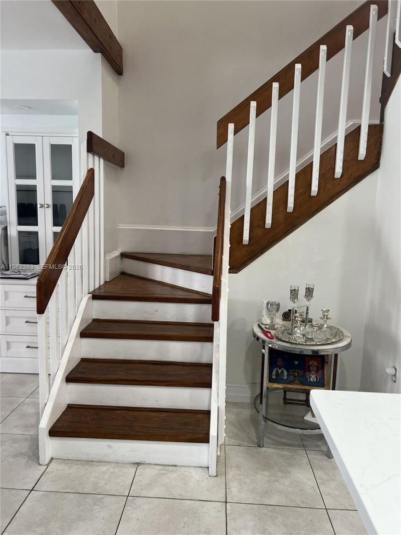 3535 Magellan Cir , Unit 524, Aventura, FL 33180 Photo