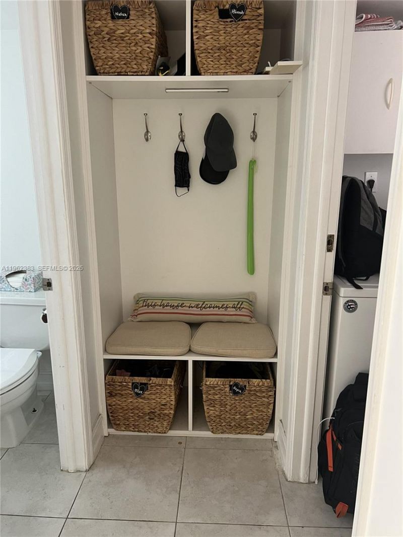 3535 Magellan Cir , Unit 524, Aventura, FL 33180 Photo