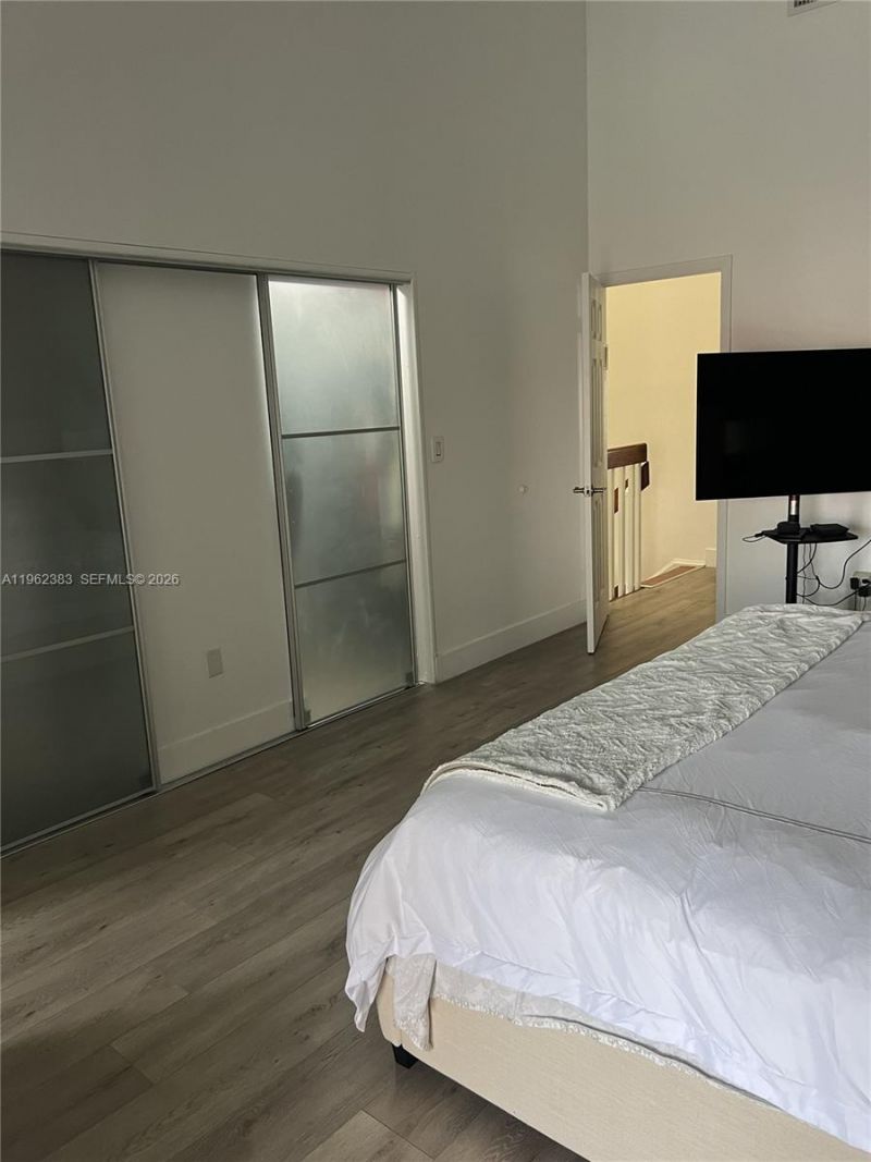 3535 Magellan Cir , Unit 524, Aventura, FL 33180 Photo