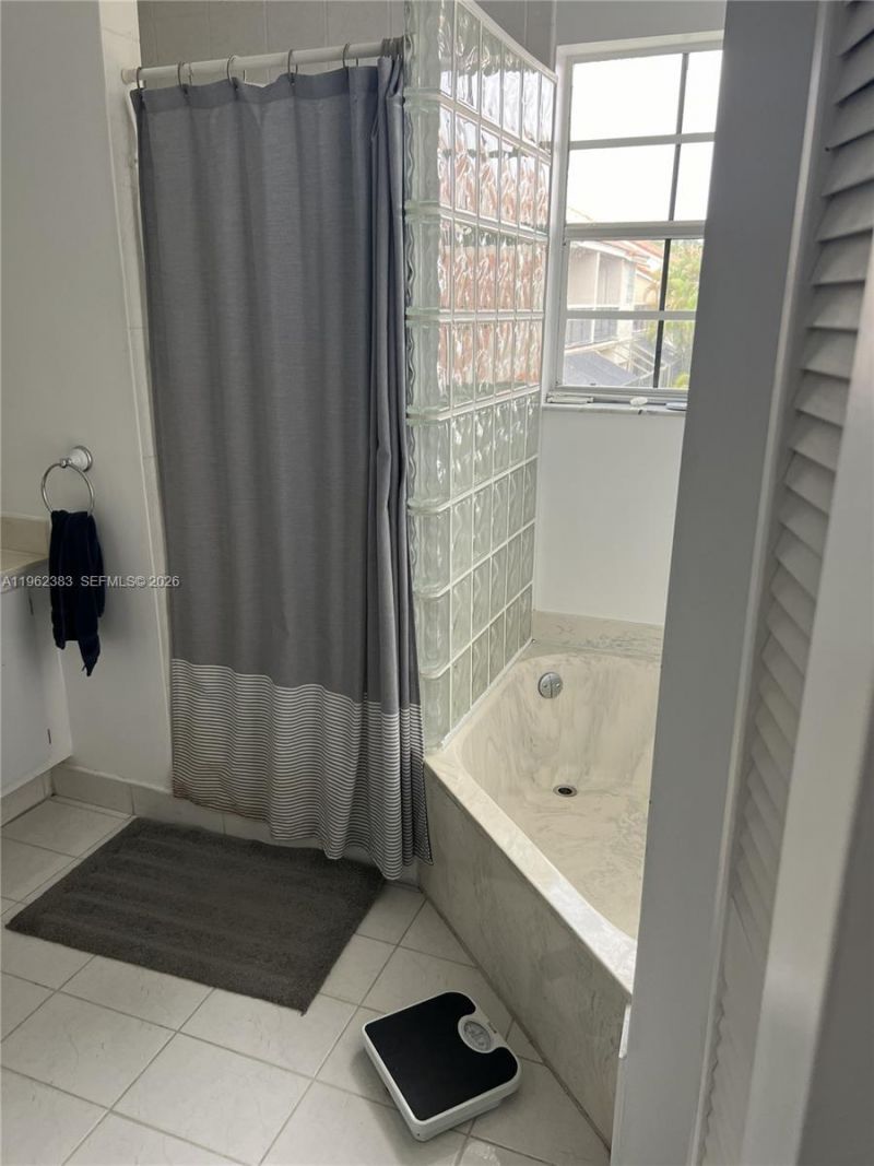 3535 Magellan Cir , Unit 524, Aventura, FL 33180 Photo