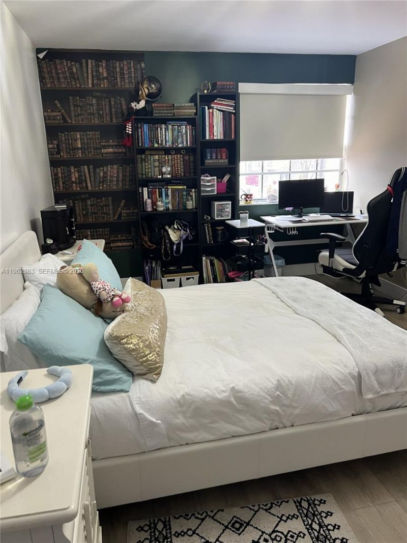 3535 Magellan Cir , Unit 524, Aventura, FL 33180 Photo