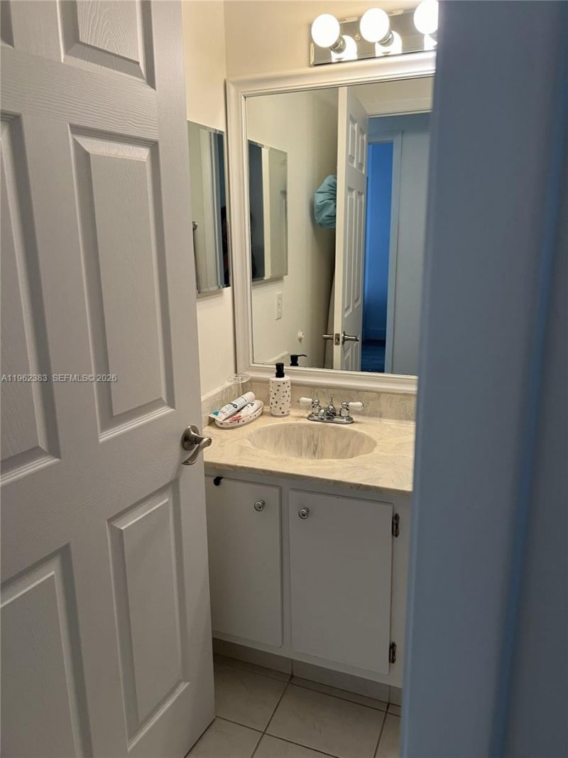 3535 Magellan Cir , Unit 524, Aventura, FL 33180 Photo