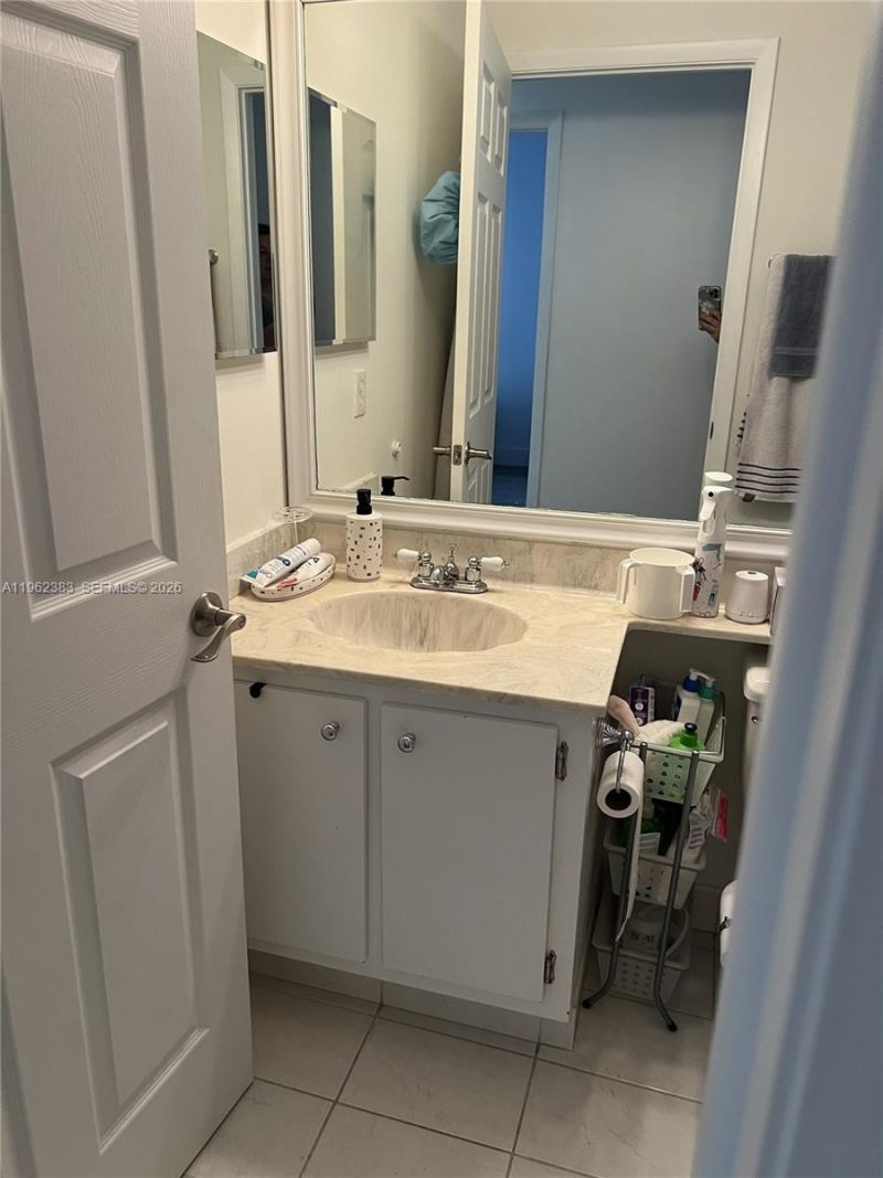 3535 Magellan Cir , Unit 524, Aventura, FL 33180 Photo