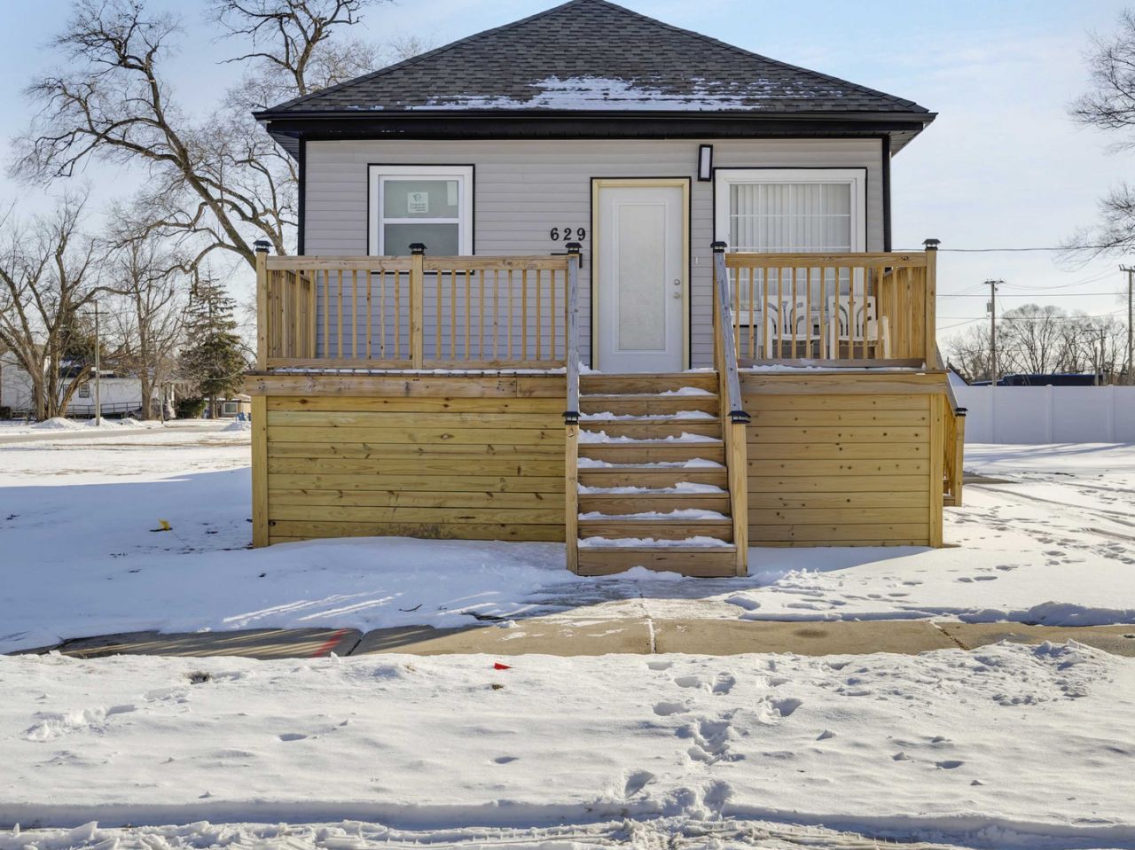 629 E 154th Street, Phoenix, IL 60426 Main Photo