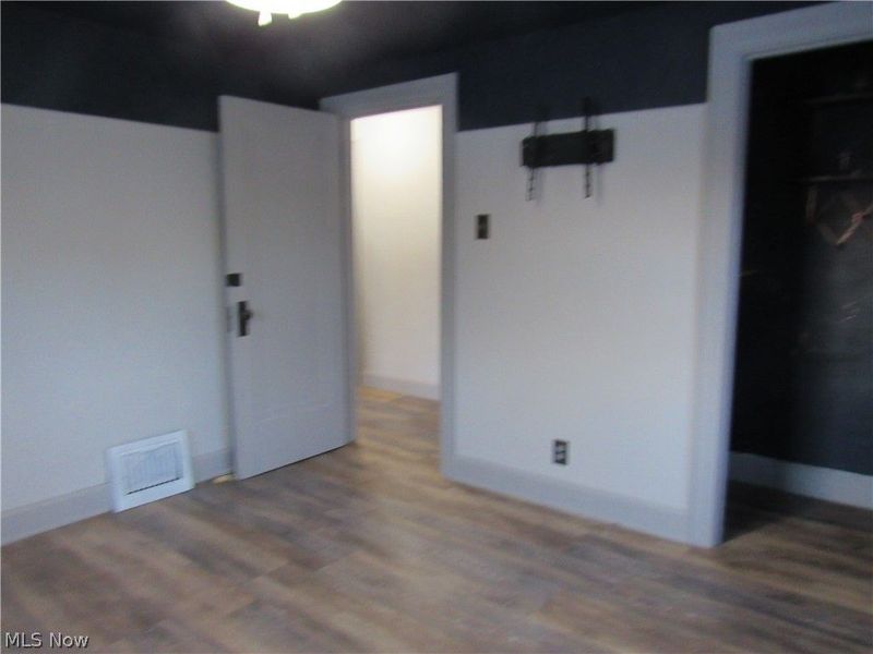 595 Flora Avenue, Akron, OH 44314 Photo 12