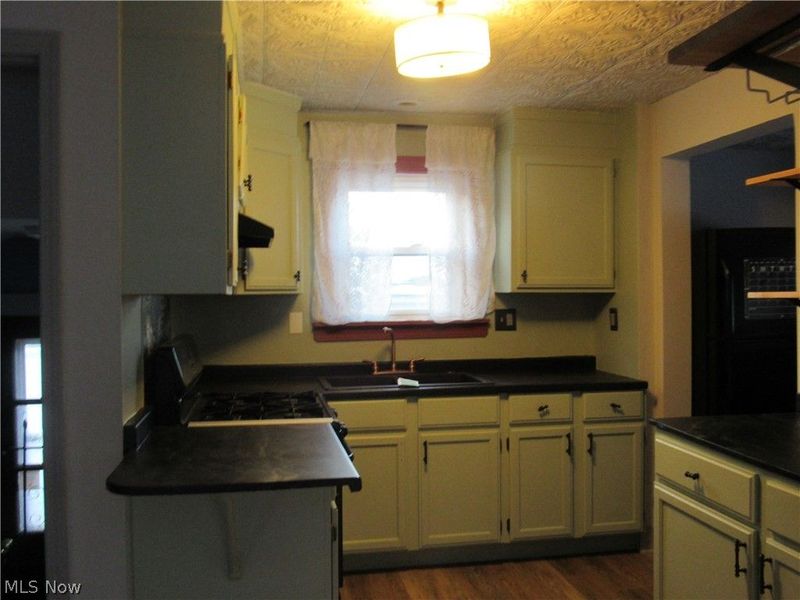 595 Flora Avenue, Akron, OH 44314 Photo 4