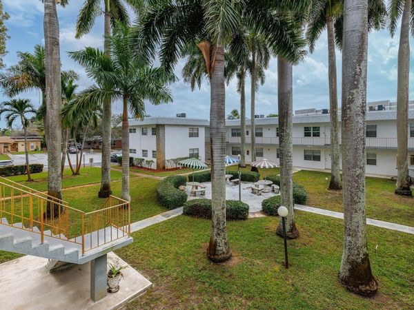 6211 SW 37th Street, Unit 211, Davie, FL 33314