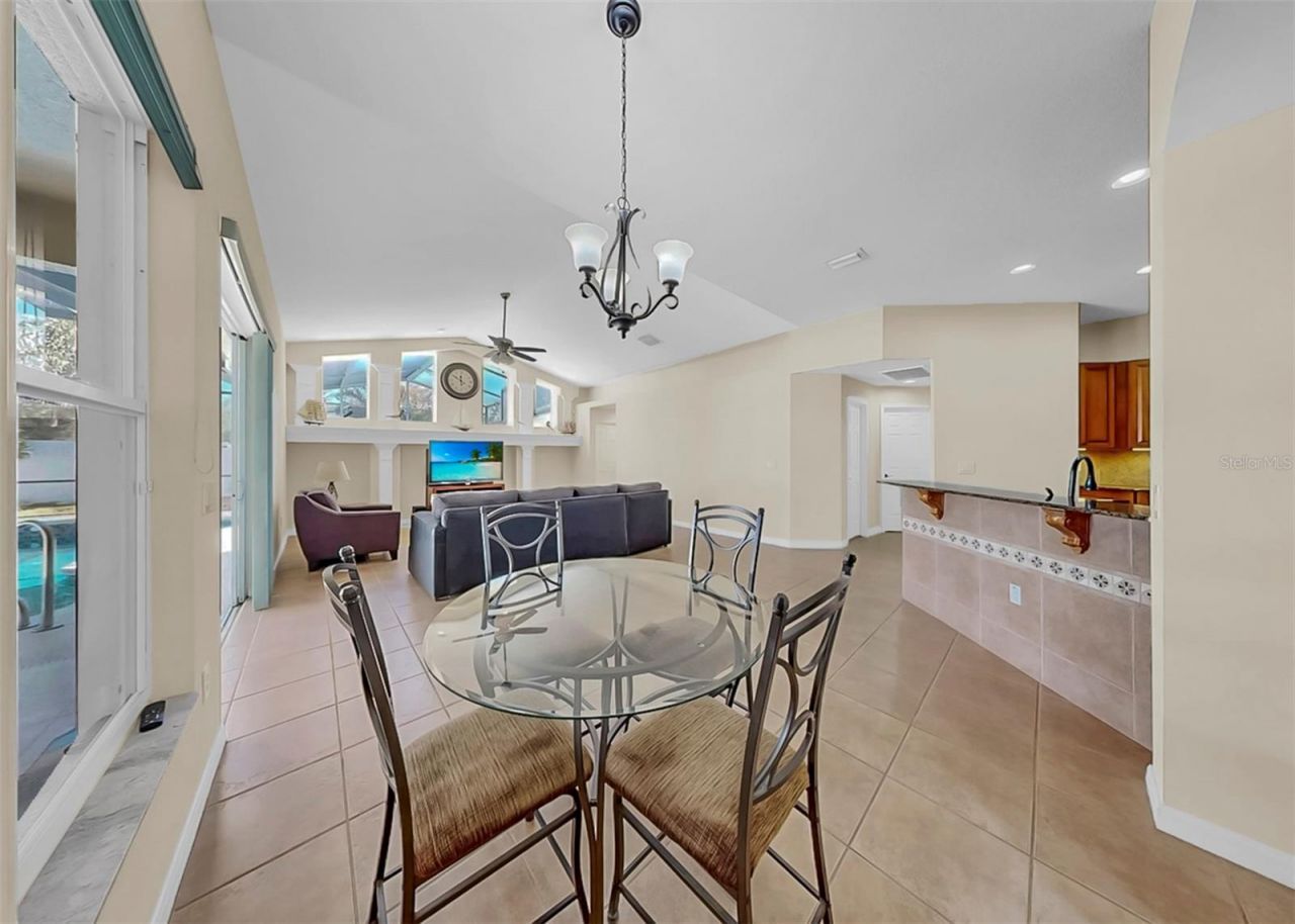 1105 Sweet Breeze Drive, Valrico, FL 33594 Photo