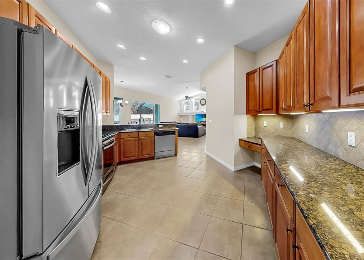 1105 Sweet Breeze Drive, Valrico, FL 33594 Photo