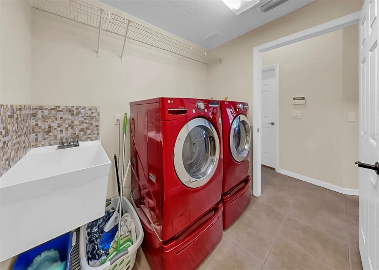 1105 Sweet Breeze Drive, Valrico, FL 33594 Photo