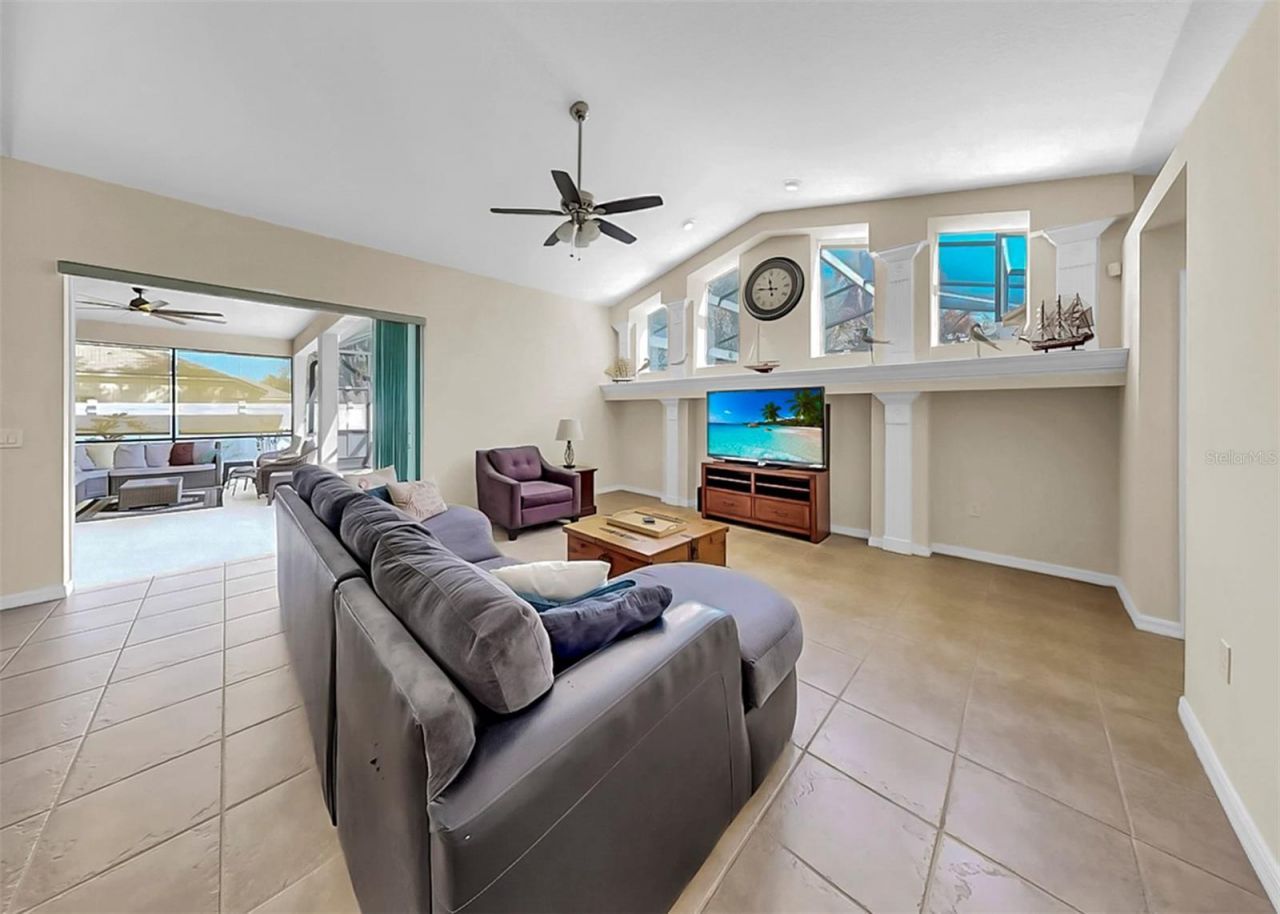 1105 Sweet Breeze Drive, Valrico, FL 33594 Photo