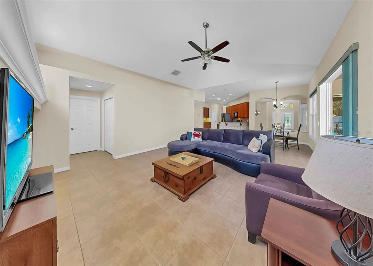 1105 Sweet Breeze Drive, Valrico, FL 33594 Photo