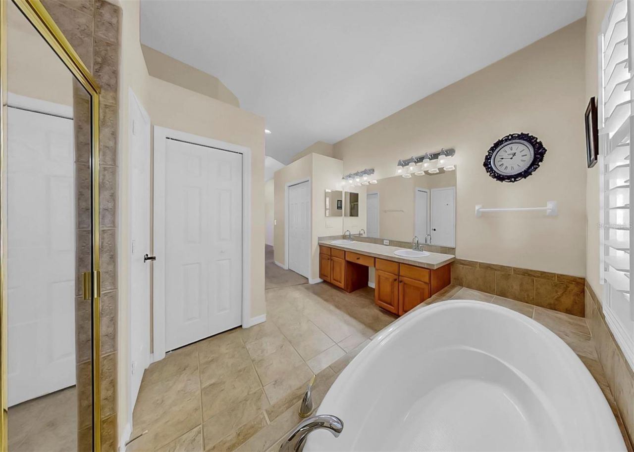 1105 Sweet Breeze Drive, Valrico, FL 33594 Photo