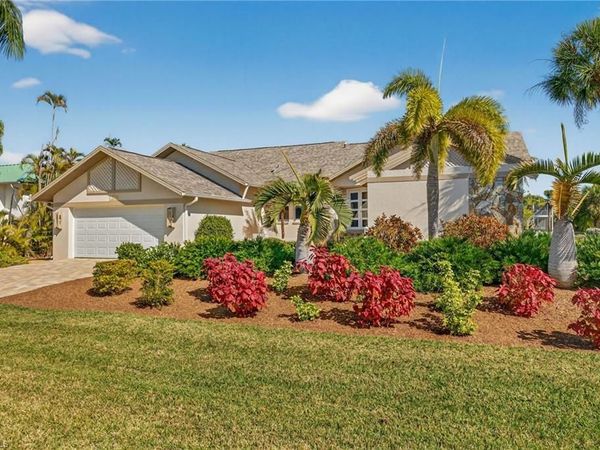 686 Emeril CT, SANIBEL, FL 33957