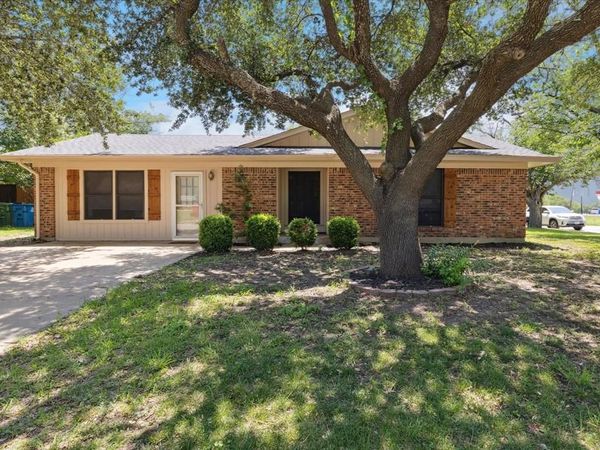 226 Hillcrest Street, Sanger, TX 76266