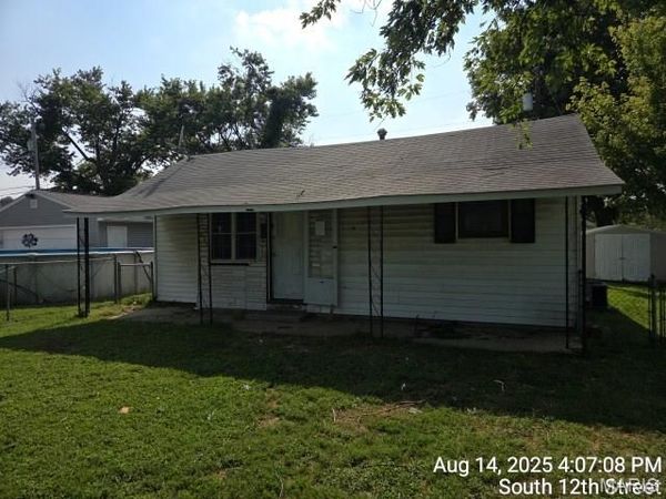 110 12th Street, Wood River, IL 62095
