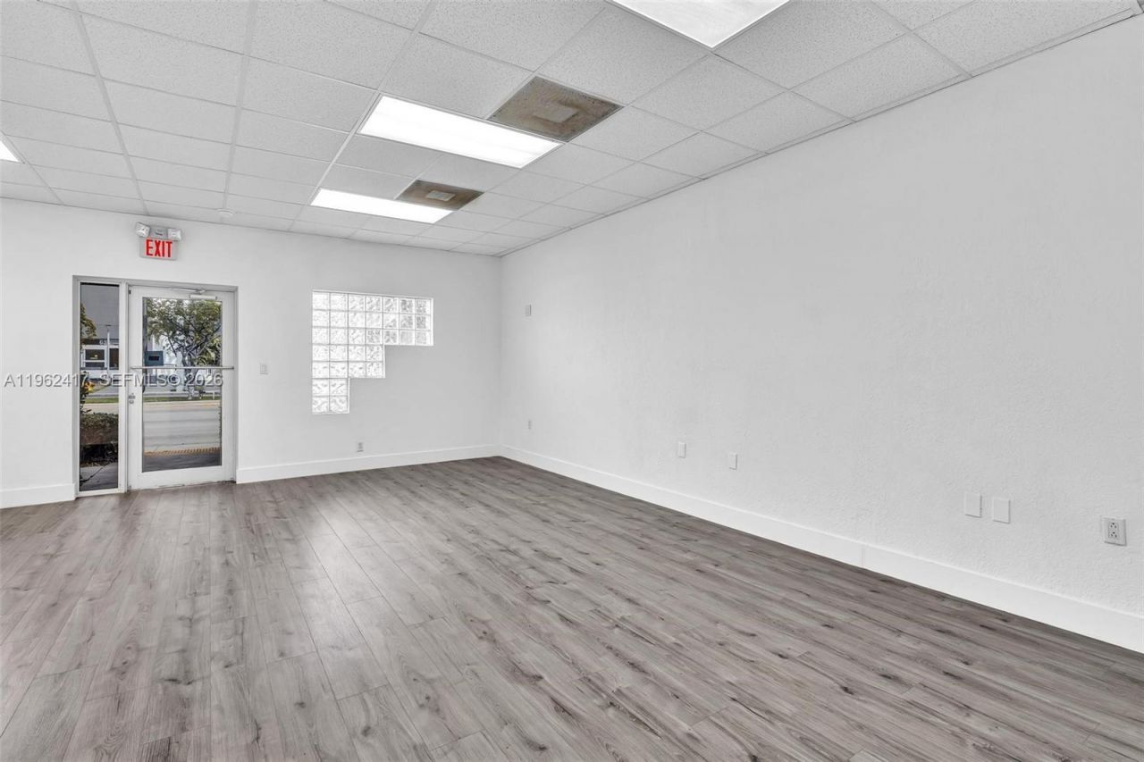 650 NE 167th St , Miami, FL 33162 Photo