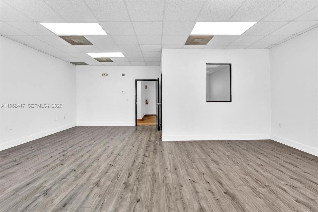 650 NE 167th St , Miami, FL 33162 Photo