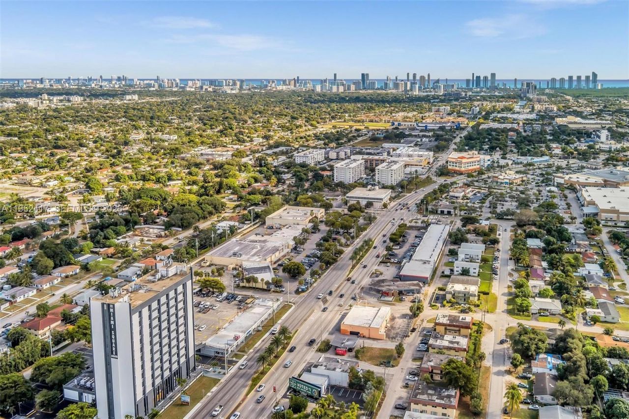 650 NE 167th St , Miami, FL 33162 Photo