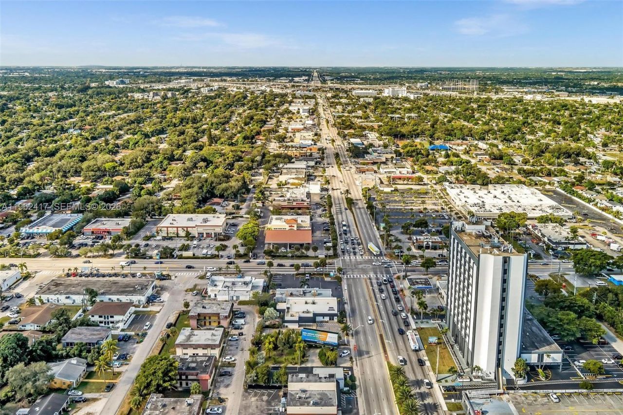 650 NE 167th St , Miami, FL 33162 Photo