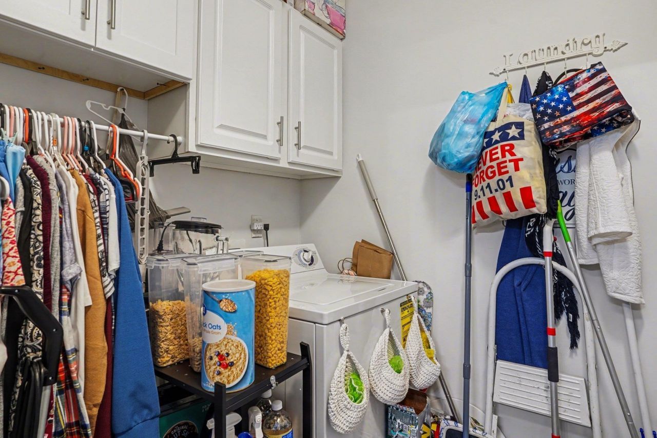 5846 Longwood Dr. Photo 10