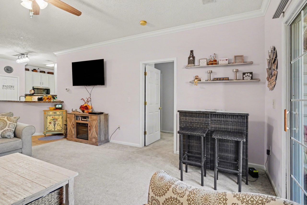 5846 Longwood Dr. Photo 12