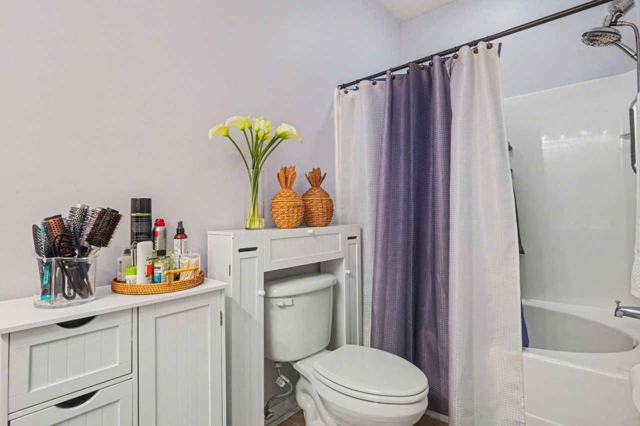 5846 Longwood Dr. Photo 19