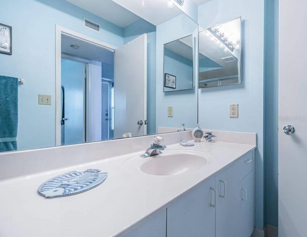 6001 Bahia Del Mar Circle, Unit 527, Saint Petersburg, FL 33715 Photo