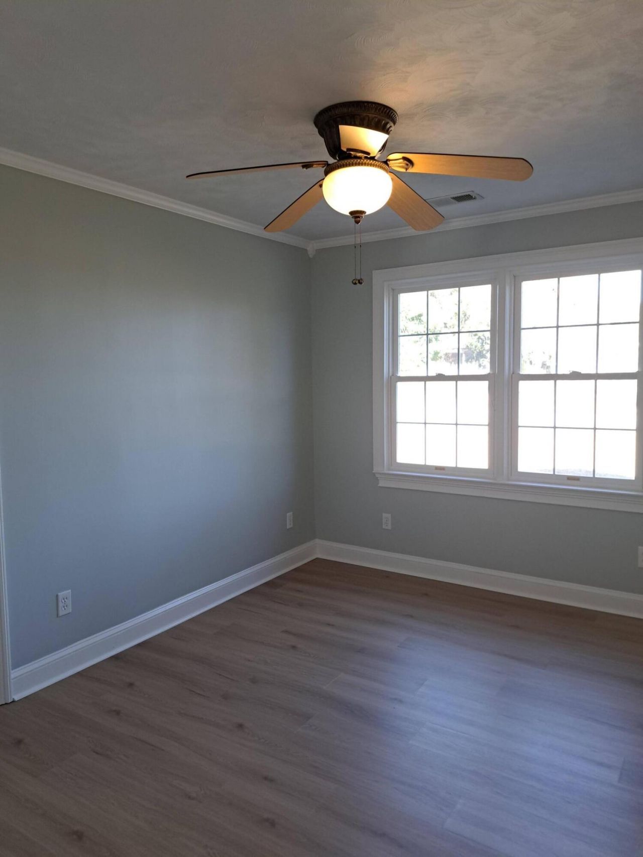 1027 E Recess Road Photo 10