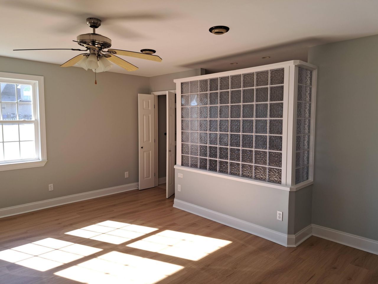 1027 E Recess Road Photo 14