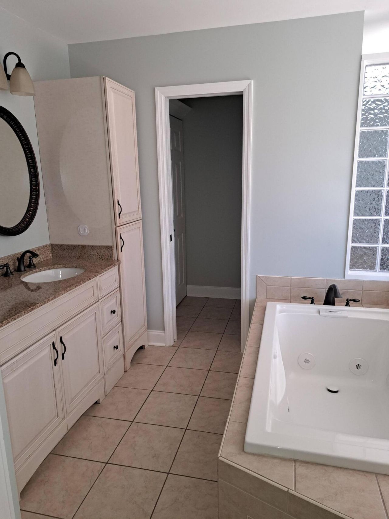 1027 E Recess Road Photo 15