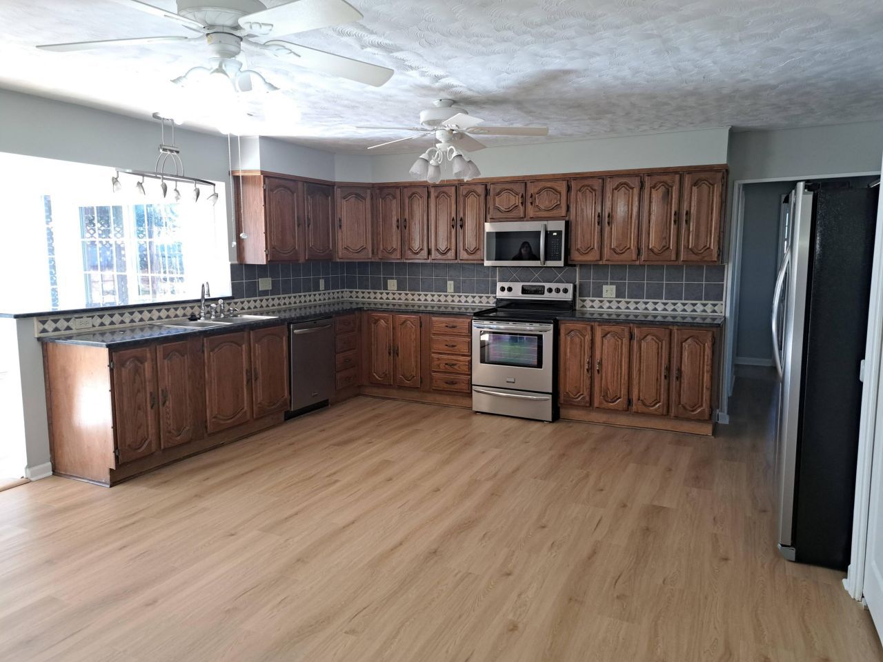 1027 E Recess Road Photo 6